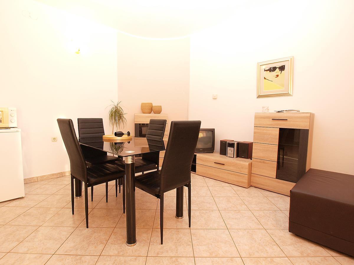 Apartments Dusanka 799 Fažana Exterior foto